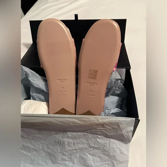 🛍️🛍️ HOST PICK 🎁 💯 Authentic PRADA Pink and Purple Women's slides/Sandals - Picture 6 of 12